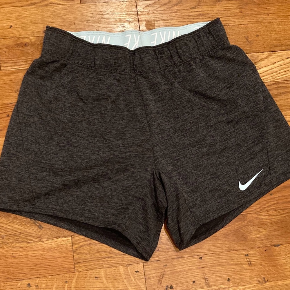 Nike shorts gray size XS